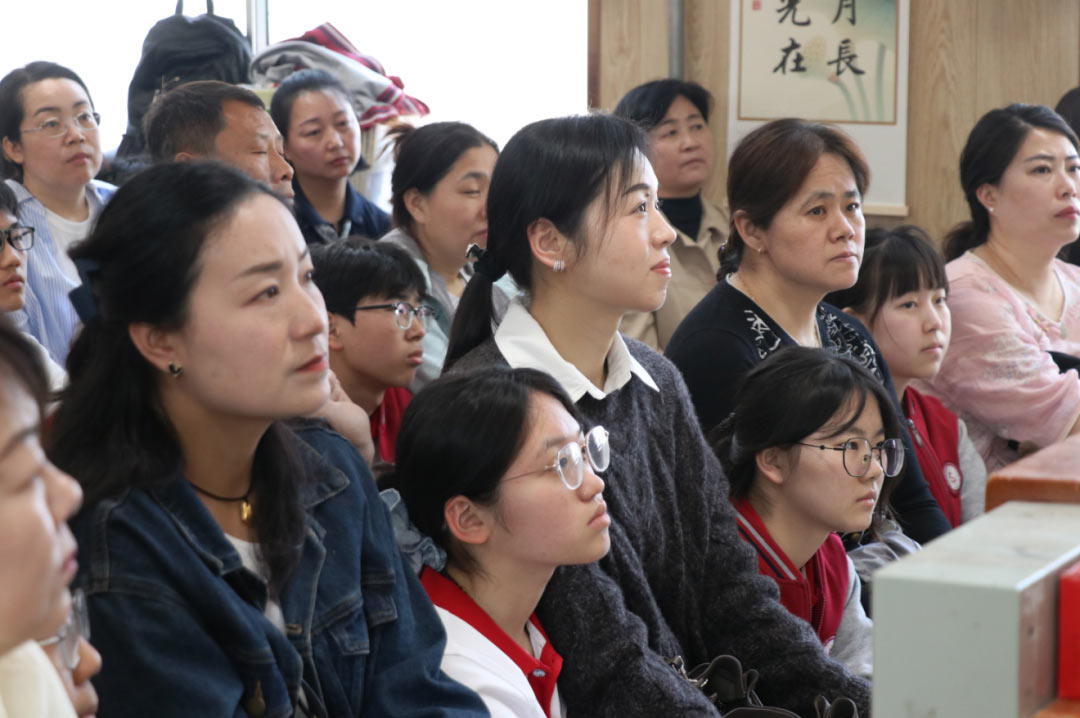 以爱之名 共赴成长丨私立一中圆满召开高一、高三年级家长会