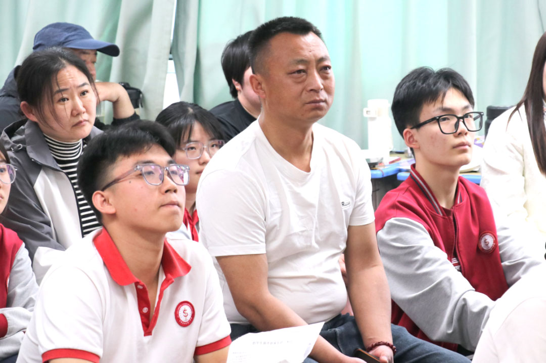 以爱之名 共赴成长丨私立一中圆满召开高一、高三年级家长会
