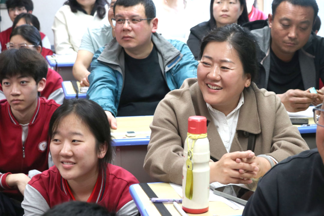 以爱之名 共赴成长丨私立一中圆满召开高一、高三年级家长会