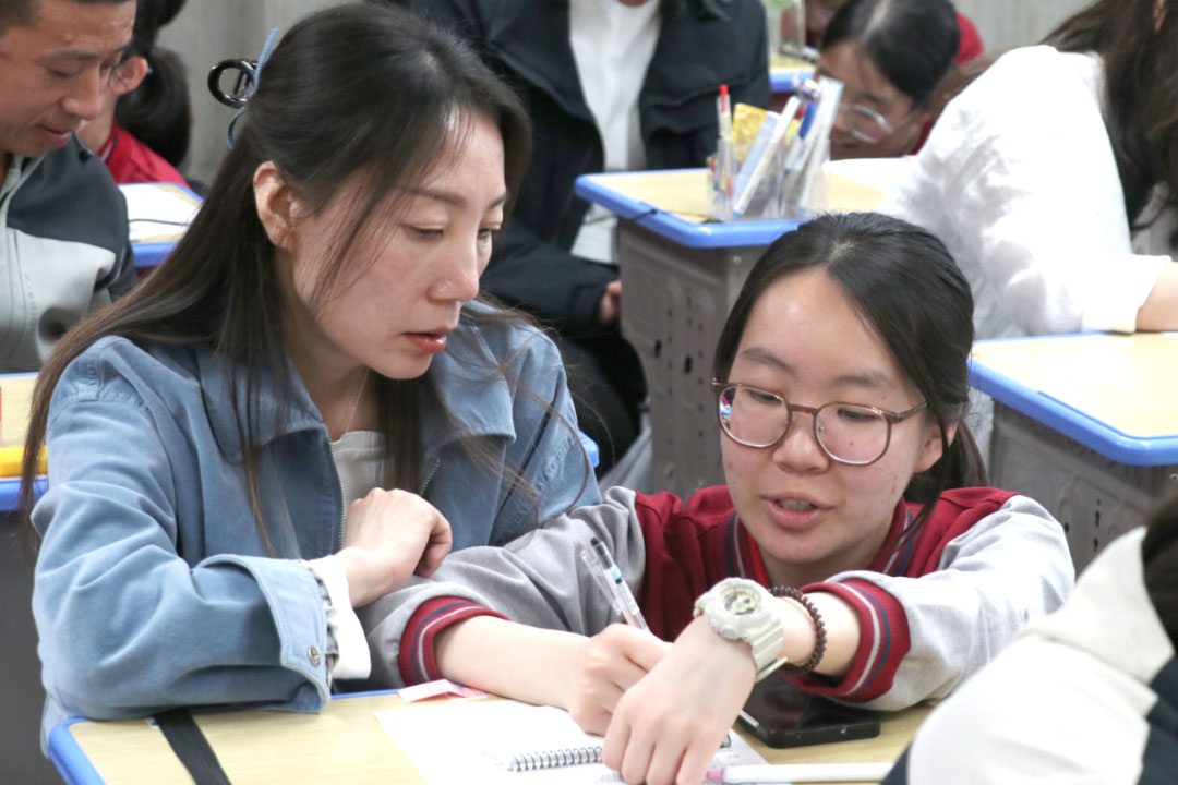 以爱之名 共赴成长丨私立一中圆满召开高一、高三年级家长会