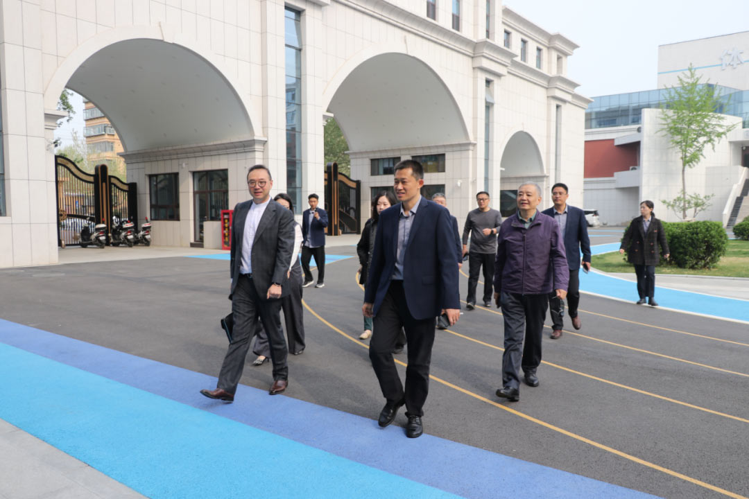 澳大利亚教育协会专家领导莅临私立一中指导交流