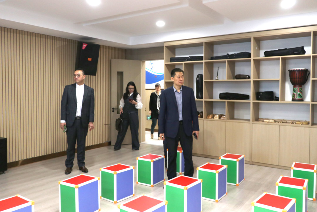 澳大利亚教育协会专家领导莅临私立一中指导交流