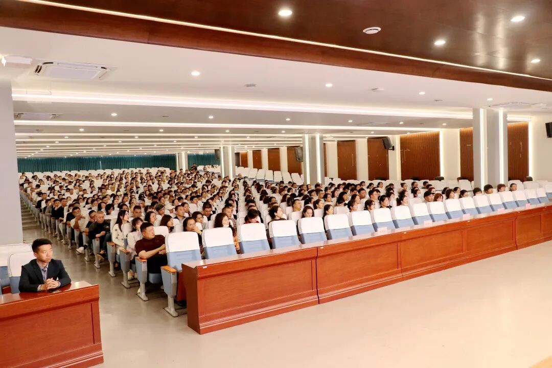 凝心聚力战中考，家校同心赴前程 | 石家庄私立一中初三年级家长会