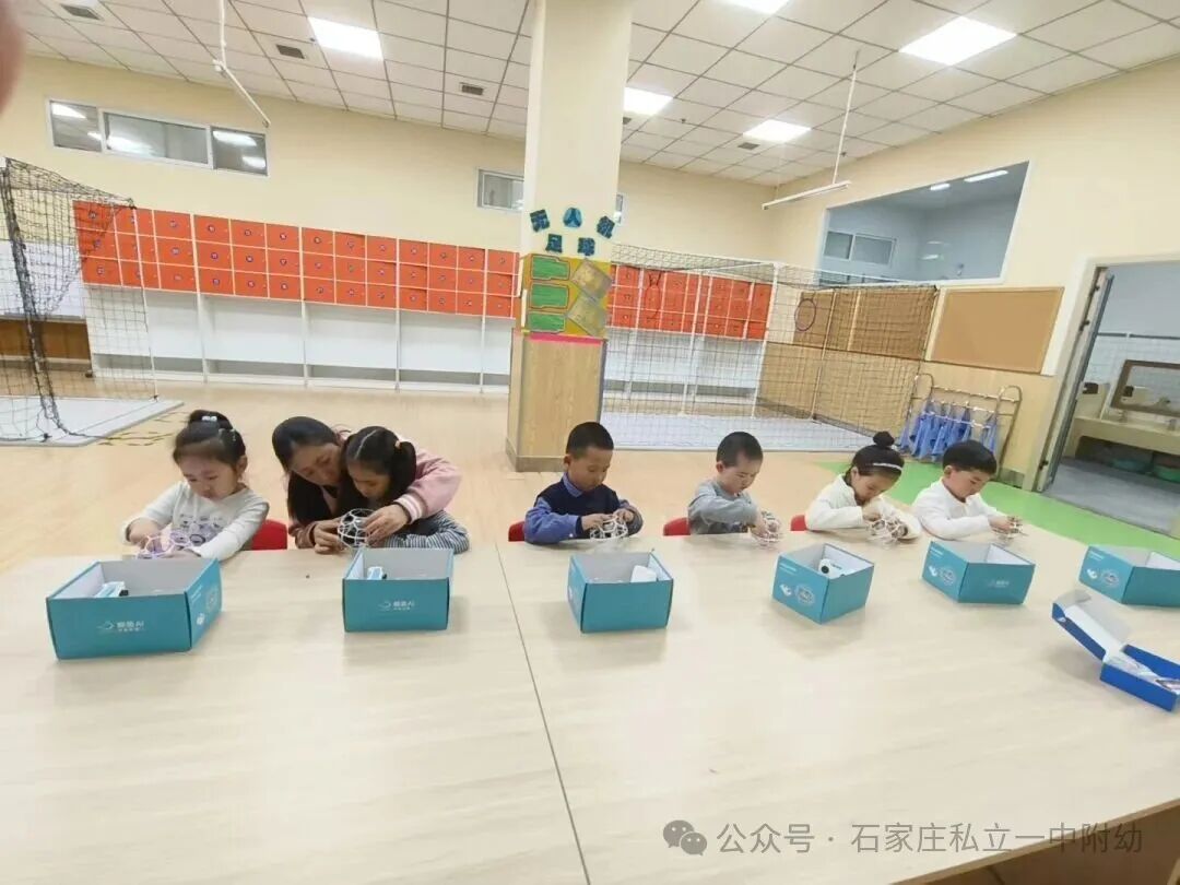 【幼儿园】硬核科技进校园，无人机足球燃情开启