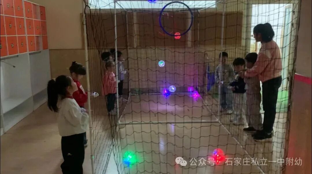 【幼儿园】硬核科技进校园，无人机足球燃情开启