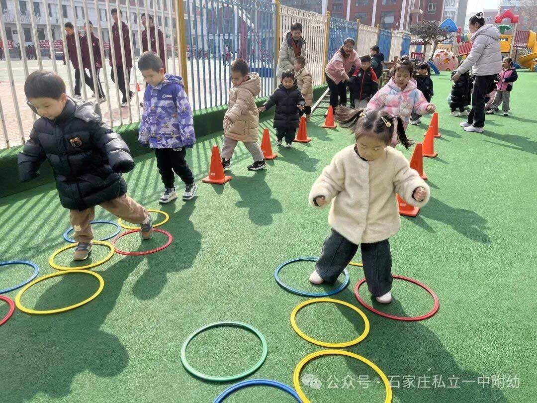 【幼儿园】硬核科技进校园，无人机足球燃情开启
