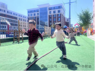 【幼儿园】硬核科技进校园，无人机足球燃情开启