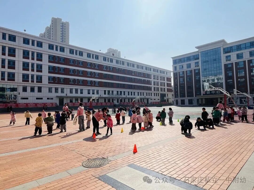 【幼儿园】硬核科技进校园，无人机足球燃情开启