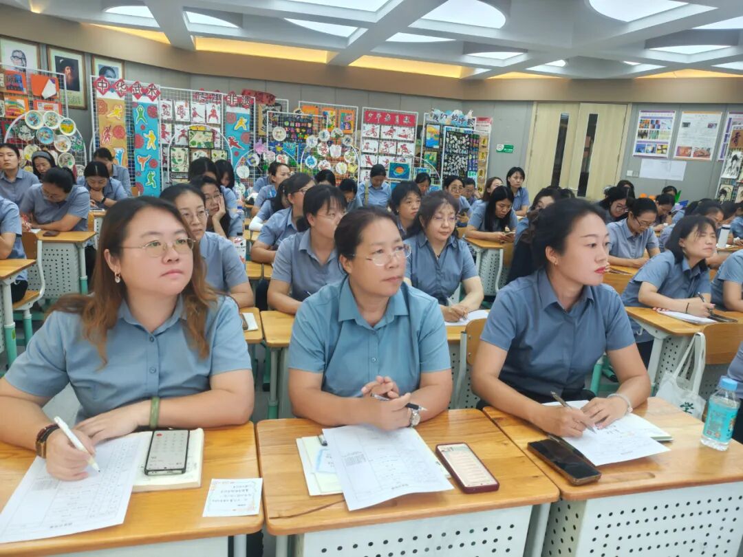 【立小•开学季】赋能成长担使命 同心启航赴新程｜2026 年秋季班主任培训暨年级团队开启仪式纪实