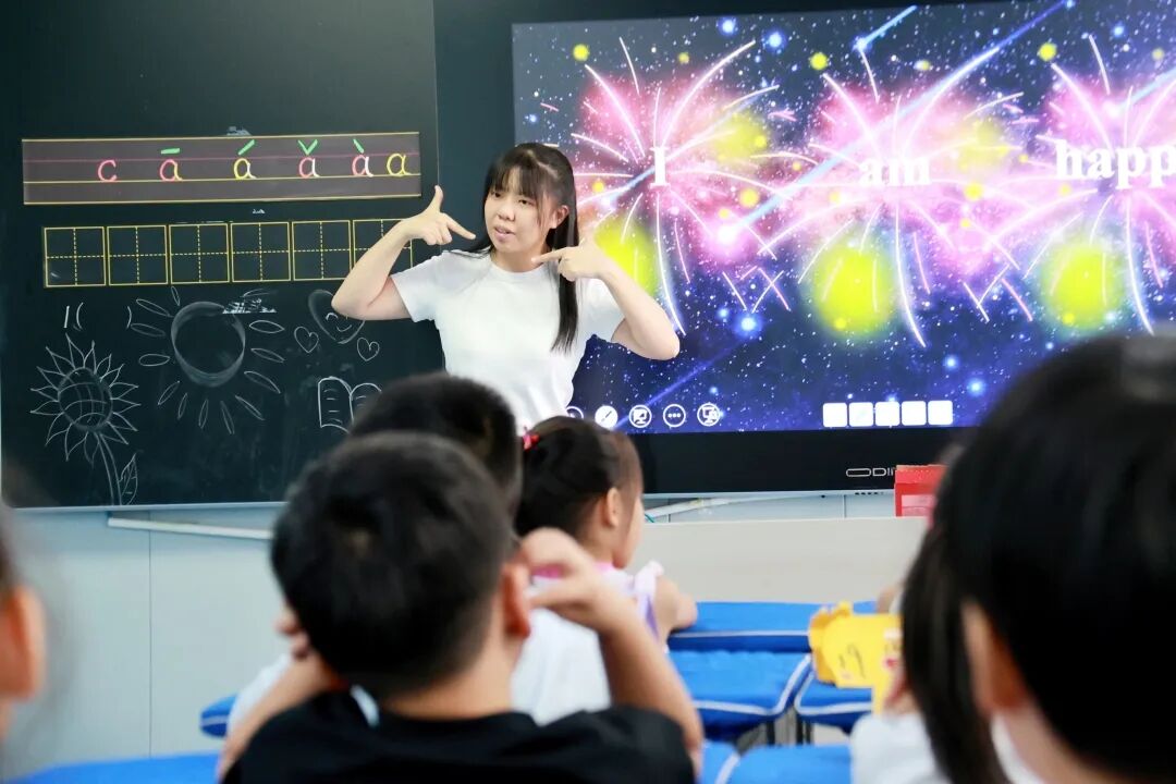 躬耕教坛，礼赞师恩 | 石家庄私立第一中学温馨庆祝第42个教师节