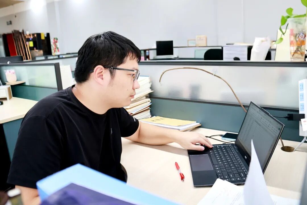 躬耕教坛，礼赞师恩 | 石家庄私立第一中学温馨庆祝第42个教师节