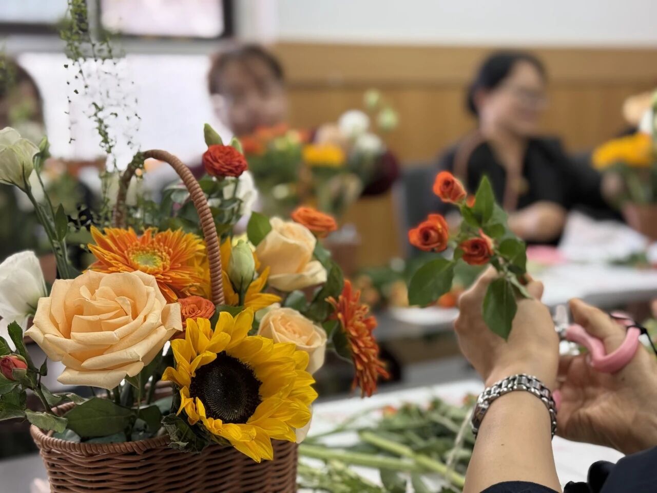 芳华未央 感恩同行｜以花为礼  致敬正盛放的你...