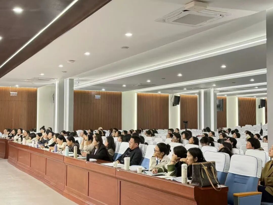 【立小 • 研修】智启AI新篇  共探班级管理新智慧