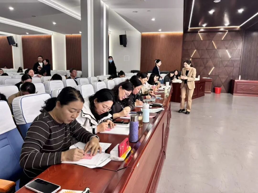【立小 • 研修】智启AI新篇  共探班级管理新智慧