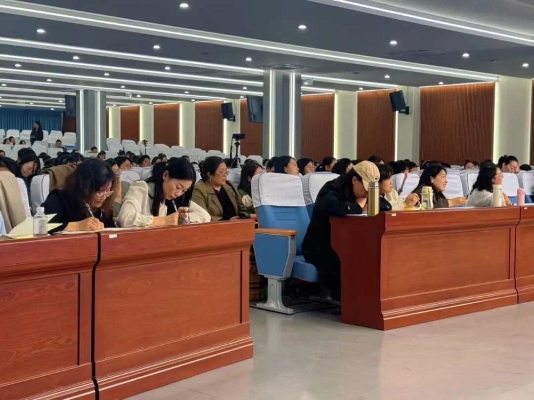 【立小 • 研修】智启AI新篇  共探班级管理新智慧